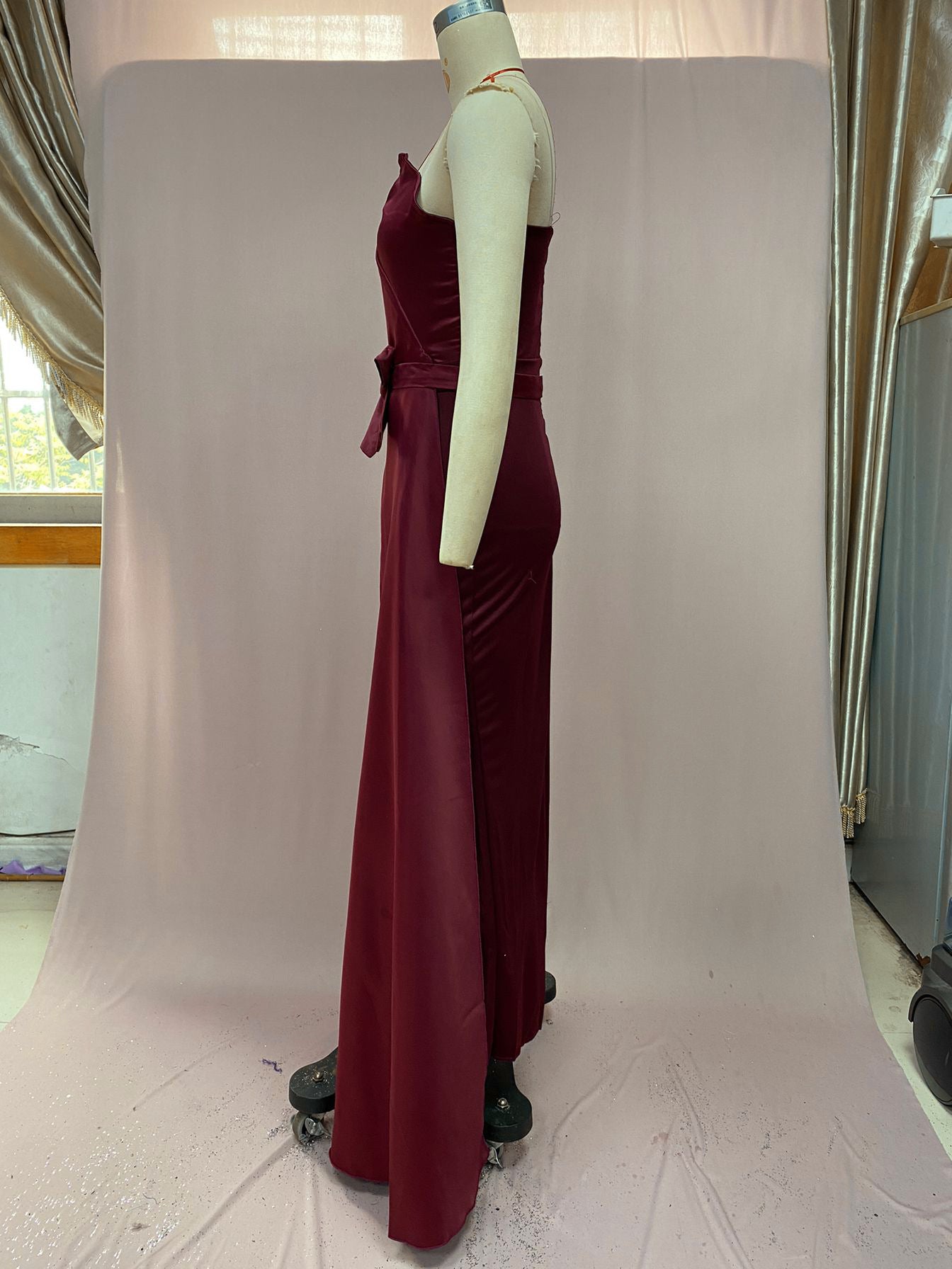 Wine One-Shoulder Evening Gown – Elegant Draped Design with Embellished Lace Detailing
